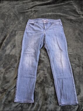 Old Navy Light Blue Straight-Leg Women's Jeans